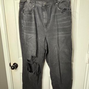 American Eagle Size 18 Short Black Distressed Mom Jeans High Rise